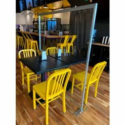 Global Industrial™ Floor Supported Portable Personal Safety Partition, 5'W x 5'H, Clear